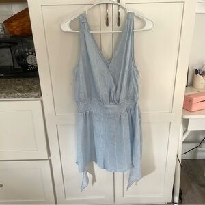 ✨NWT✨entro Tie Wrap Romper